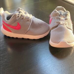 Nike Gray and Pink Sneakers Lightweight Athletic Design